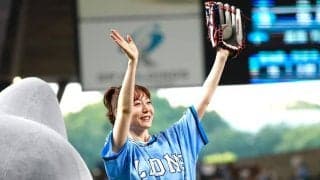 大暴投に赤面も…「まじエンジェル」　人気美女の“アチャー”に興奮「相変わらずお美しい」