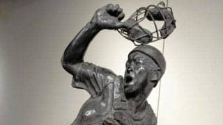 敗れた瞬間の球児、その姿描く彫刻像　甲子園歴史館展示へ、資金募る