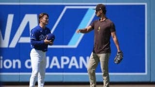 山本由伸、ダルビッシュと試合前に談笑　佐々木朗希に続き…帽子脱いで挨拶