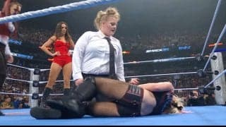 「やりすぎだろ」100キロ超“かわいい怪獣”が大暴れ…小柄美女レスラーを“ハグ攻撃→全体重プレス”でリングに沈める「毎回これ」