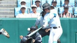 小技も光る攻守の要　甲子園で躍動する山梨学院の横山悠選手