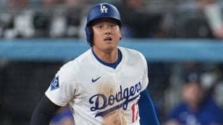大谷翔平に「なにしとん」　敵軍野手がまさかの“強奪未遂”…SNS爆笑「仲良すぎ」
