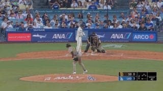 大谷翔平、あまり見たことがない“棒立ちスルー”リアクション…大荒れピッチャーの危険球には“のけぞり絶叫”の場面も