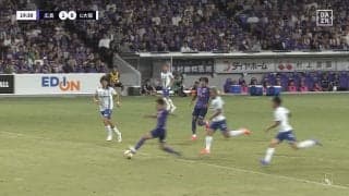 アニメかよ！22歳日本代表FWの“凪誠士郎なみビタ止めトラップ＆股抜きシュート”が話題沸騰「年間ベストゴールあるだろ」「神過ぎる」