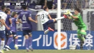 「またレッドかよ」G大阪MF、危険な“ライダーキック”で一発退場「非常にリスキー」「やっと精算したのに」2試合連続の退場処分にファンは厳しい声