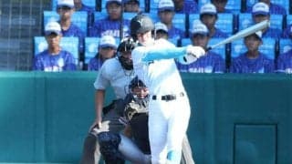 横山の公式戦初本塁打から始まった　山梨学院、強打で京都国際を下す