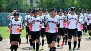 沖縄尚学は木製バットで打撃練習　4番安谷屋「打って助けたい」