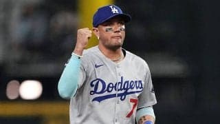 ド軍戦で珍事…謎送球の後に超美技　実況大興奮「めちゃくちゃになったプレーを救った！」