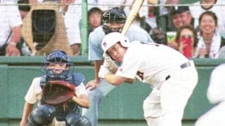 【高校野球】左投げの捕手＆三塁手、ダンゴムシ打法...25年前、甲子園で異彩を放った個性派集団・那覇高校の戦い