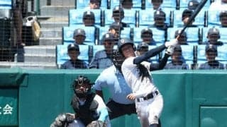 沖縄尚学が3点差はね返して逆転勝ち　山梨学院は九回の好機生かせず