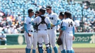 山梨学院が逆転負けで初の決勝逃す、大会タイ記録並んだ強打の捕手は涙｢勝てなくてとても悔しい｣【25年夏甲子園】