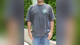 夏の定番「Tシャツ×リーバイス」。街のお洒落賢人たちから学ぶ、カッコ良く見せるコツ