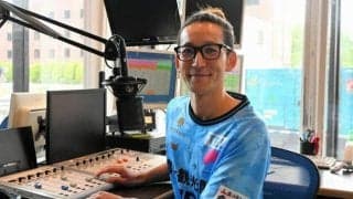 試合をしゃべりで盛り上げる　スタジアムDJ、たけいすぐるさん