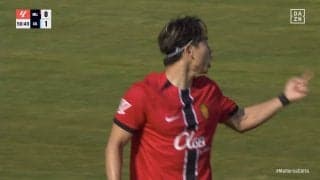 一体何が起きた？浅野拓磨、今季初イエローカードに不満あらわ「バチバチ抗議してる」「ファウルもらった側なのに」