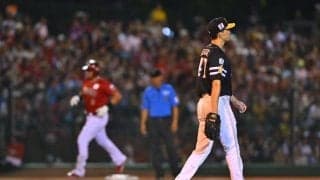 鷹、まさかの満塁弾許す　相次ぐ失策→ボイトが豪快HR…日ハムと0.5G差、負ければ首位交代も