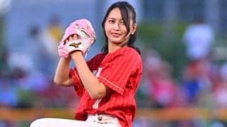 美人女優がまさかの始球式…アンダースローにどよめき　地元凱旋で豪快投球に拍手喝采
