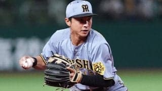 阪神29歳が「身長の半分くらい飛んでない？」　垂直跳び→1回転…異次元好守に騒然