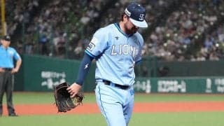 西武助っ人デービスにアクシデント　2回の守備で打球直撃…苦悶の表情を受かべ途中交代