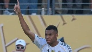 エースの2戦連発で好調発進！レアル・マドリードの新サードユニに賛否｢青すぎる｣｢斬新でいい｣｢母校のダサジャージみたい｣