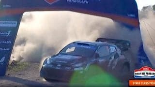 「あ、壊した」 世界ラリーで「ゴールゲートが」日本人ドライバー、激走も“勢い余って”まさかの瞬間に反響続々