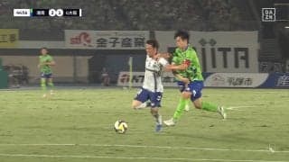 「絶対やっちゃいけない」キャプテンがDOGSOで退場処分！「テンパったんだろうな」トラップ＆パスミスで大ピンチ→後ろから押し倒す痛恨プレーに元日本代表「何とか取り返したい気持ちの表れ」