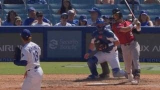 何が起きた？ 山本由伸の投球で“異変”「ヤバいw」「感情おかしい」相手打者の三振リアクションが話題に「そらそうなる」