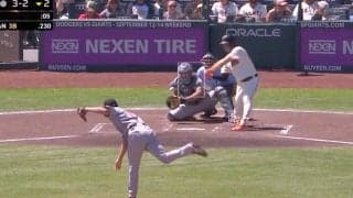 どうなってるんだ？ 菅野智之、魔球が“まさかの動き”「エグいな」「絶品」打者から逃げる“スイーパー”→マン振り三振「分かってても振ってしまう」