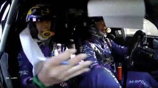 衝撃でノート舞う！ 世界ラリーの車内で驚きの光景 「大変なデコボコ道」での“珍プレー”がSNSで話題