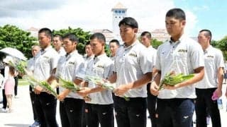 野球U18日本代表が平和の礎を訪問「沖縄の歴史があってこその今」