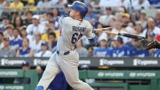 ド軍に緊急事態発生　ラッシングが自打球で交代…球場騒然、“痛い”リプレー映像に悲鳴