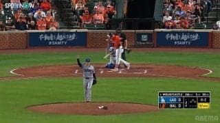 こんなの打てるかよ…山本由伸のキレキレ速球が芸術的すぎる！絶品フォーシームに見せた相手投手のリアクション