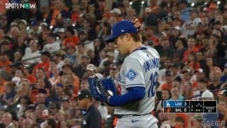 危ない！山本由伸、折れたバットが強襲！“ピョコン”と回避の一部始終にファンはホッ…「避けるしぐさカワイイ」