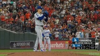 お祈りポーズ→“Oh…” 山本由伸のノーノー目前の熱投を見守ったファンの姿が話題「同じ気持ちだわｗ」「震える」