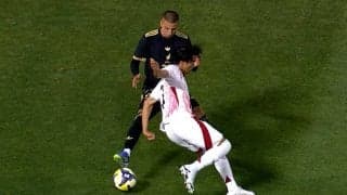 「脅威的だ！」三笘薫の“魔法フェイント”に海外ファン衝撃「なんてターンだ」「ビッグ６は早く獲得すべき」メキシコFWを翻弄