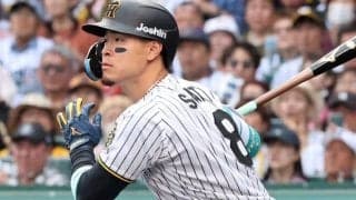 藤川監督が目を細める佐藤輝明の成長　ロマン砲から“頼もしい4番”に覚醒したワケ「守備で腰が据わって、練習に没頭しだした」
