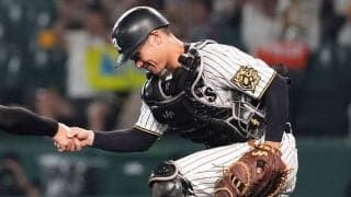 阪神のV直後…虎党が発見「トレンドになるわ」　正捕手の“振る舞い”に「抜け目がない」