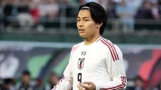 日本代表FW上田綺世の美人モデル妻、“ポテト1600円”の高級映画館で『鬼滅』鑑賞報告！『シャネル』バッグが目を引くガーリーコーデに｢素敵すぎ!!｣羨望の声