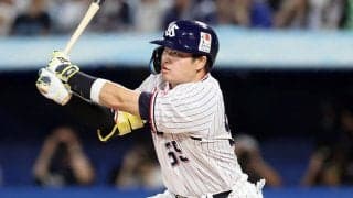 「なんで逆方向に入るんだ」村上宗隆の“変態弾”に唖然　異次元の量産に「早くメジャー行って」