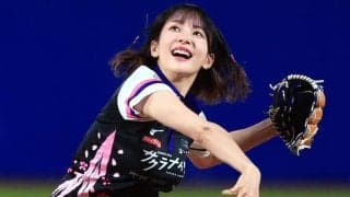 “役満ボディ美女”が明かす豪快投法の由来　麻雀中に「上げればええやん、って」