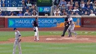 打者が大激怒！バットをブン投げた「キレすぎて笑ってる」微妙な判定…？審判に暴言連発で即退場も「ストライクじゃね？w」