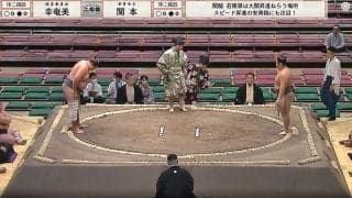 「こんなの初めて」行司が“途中交代”の珍事 よもやのハプニングも控え行司が見せた“咄嗟”の連係に称賛の声