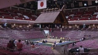 「息をのむ美しさ」「芸術的」大相撲初日、カメラが捉えた取組前の土俵に脚光 「めっちゃキレイ」ファン感嘆