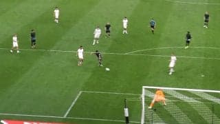 嘘だろ！？ 菅原由勢、超決定機でシュート失敗…「それは決めてくれ」「最高のパスだったのに」本人もファンも頭を抱えた瞬間