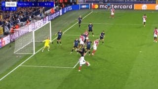 絶品！ 南野拓実、CLで“吸い付きトラップ”からアシスト！「めちゃくちゃ綺麗」「うますぎるやろ」元バルサFWの初得点を演出した瞬間