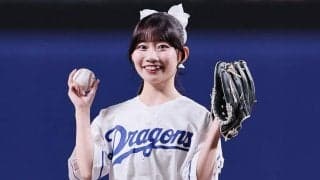 ひらひらスカートで豪快足上げ「場内どよめいた」　ポニテ美女にSNS虜「可愛すぎる」