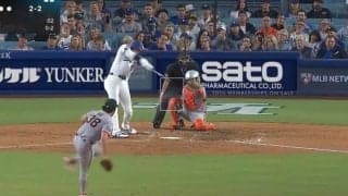 球場騒然！大谷翔平、52号は“驚異の神業”「バケモノかよ」「狙ってた？」ボールを引きつけて乗せる→逆方向に運ぶ”意味不明弾”「大谷さんはパワーだけじゃない」