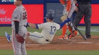 死球に激怒！バット叩きつけ「そりゃキレる」「これは怒っていい」ド軍大砲マンシーが倒れこんだまま怒り爆発… ファン騒然「ぶつけられすぎ」