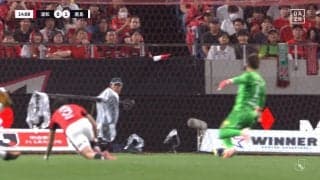 「酷い失点」浦和GK西川、痛恨のミスキックからの失点に「何やってんねん」辛辣コメント殺到もファン「チーム全体の問題」を指摘