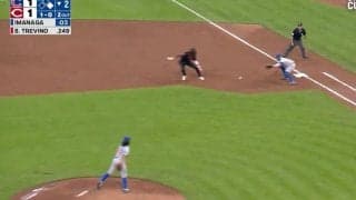 球場騒然！今永昇太、天才的な“超高速牽制”「見えなかった」「上手すぎ」おびき出した！“速すぎる怪物”デラクルーズを刺す