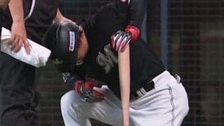 ロッテ藤岡裕大が途中交代　自打球に苦悶の表情…バットを“杖”に足引きずり、守備から退く